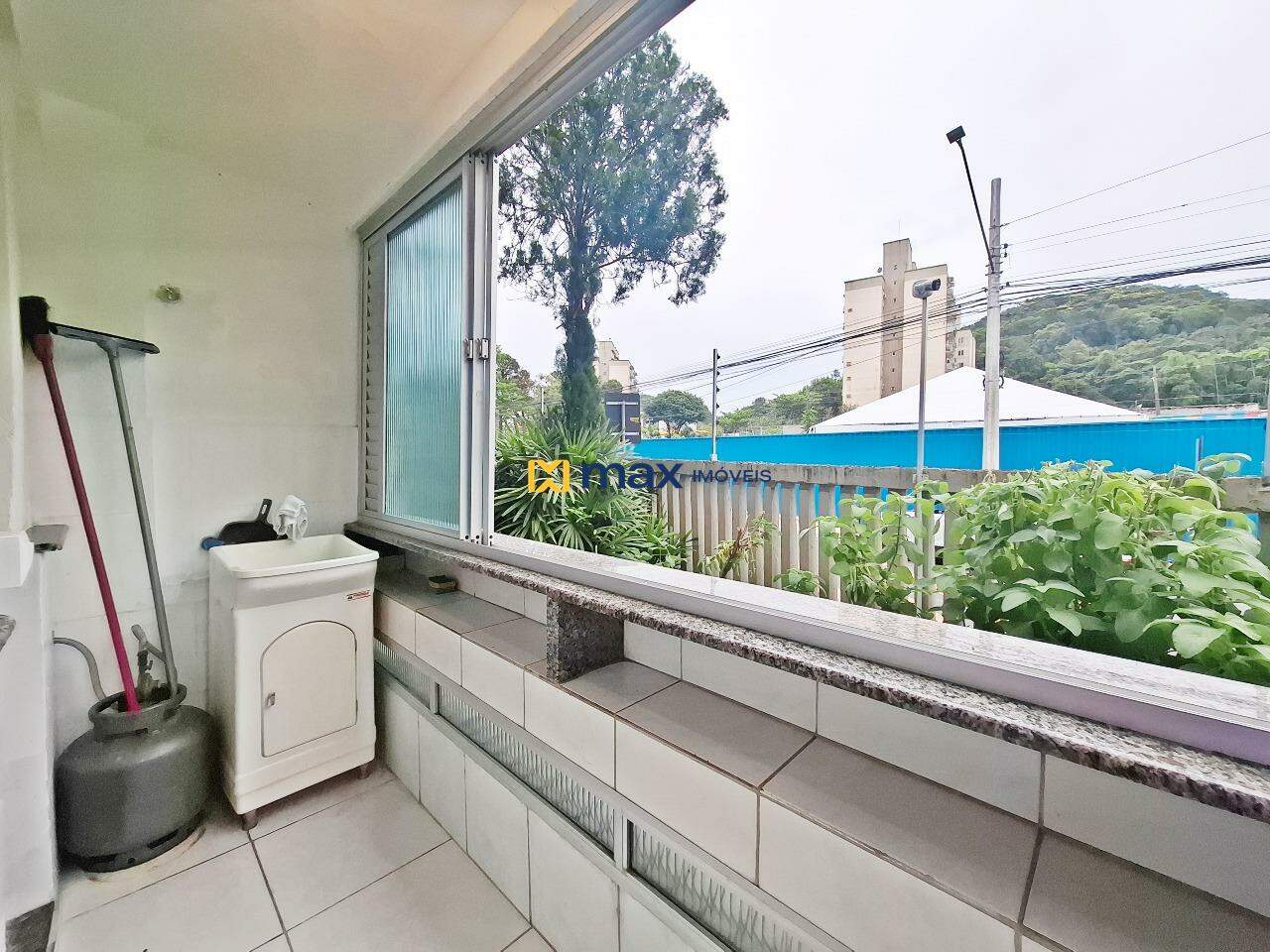 Apartamento para aluguel no Pioneiros: Sacada/Área de serviço