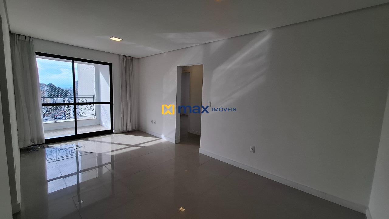 Apartamento para aluguel no Fazenda: Sala de Estar e Jantar