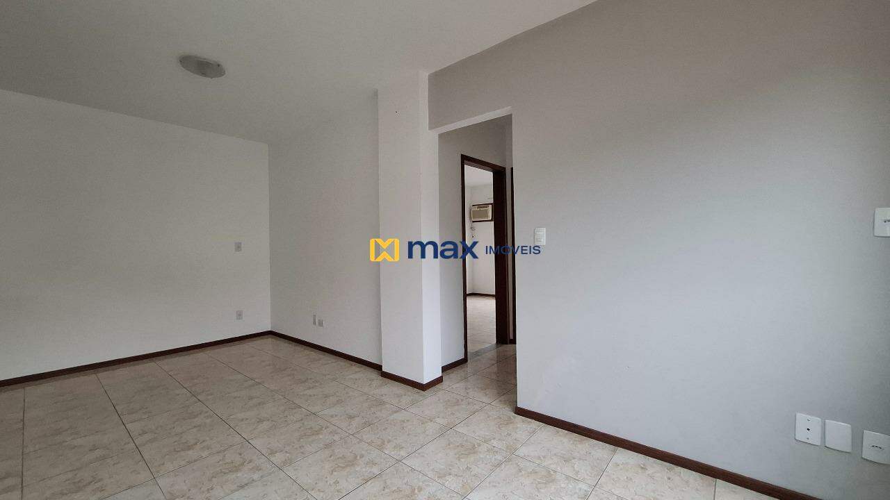 Apartamento à venda no Ressacada: Living integrado