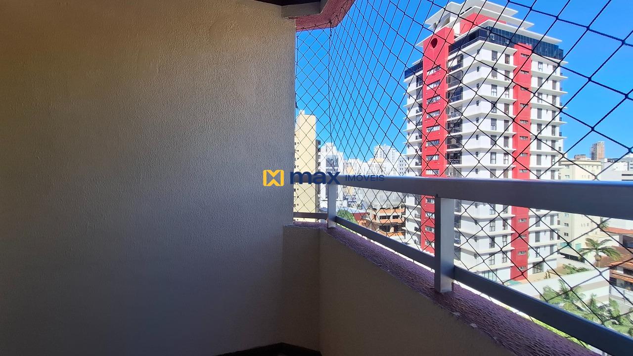 Apartamento à venda no Centro: Sacada com churrasqueira
