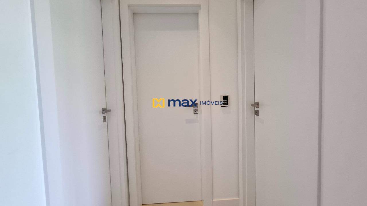 Apartamento para aluguel no Praia Brava: Corredor