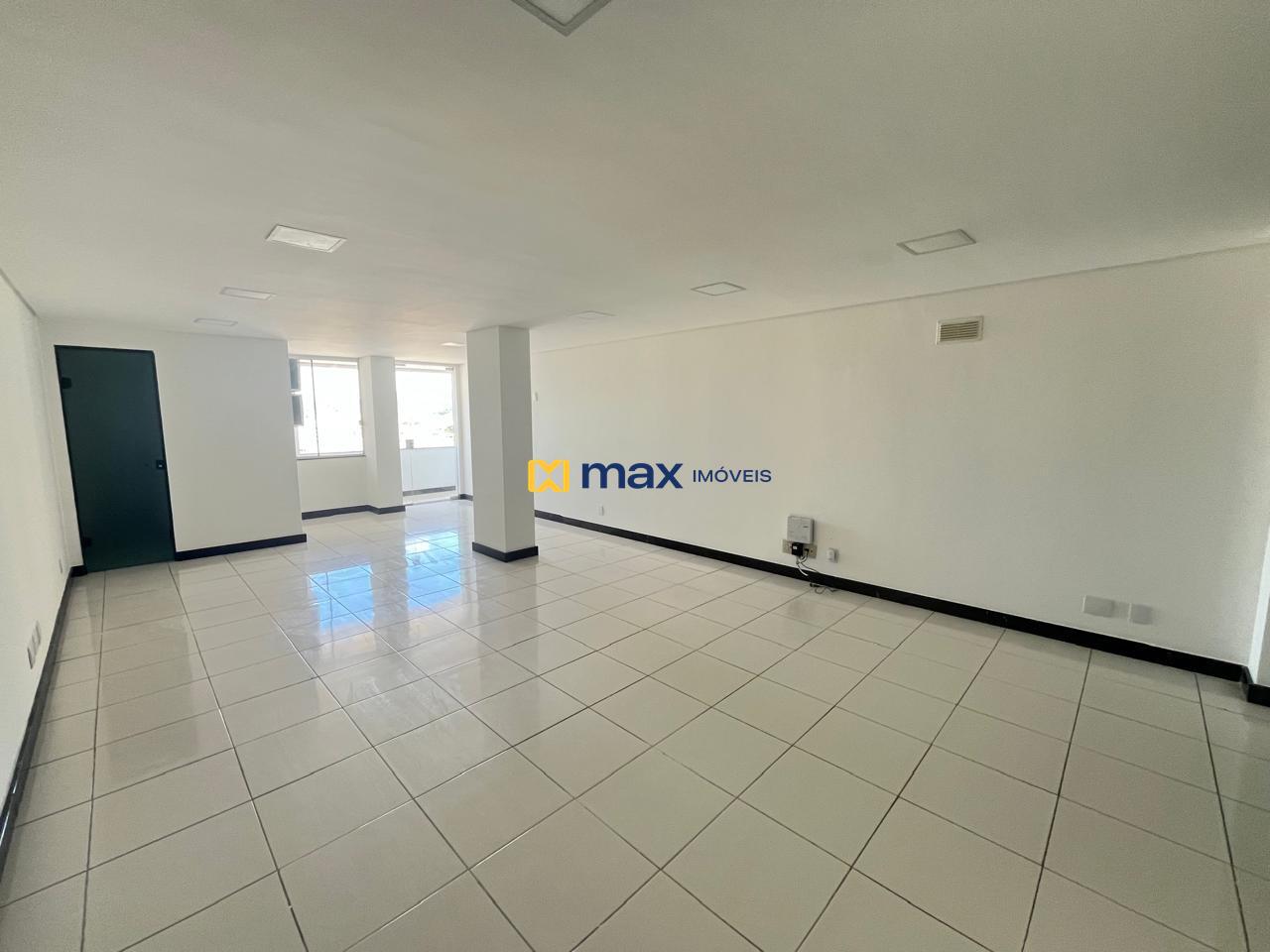 Sala para aluguel no Centro: 