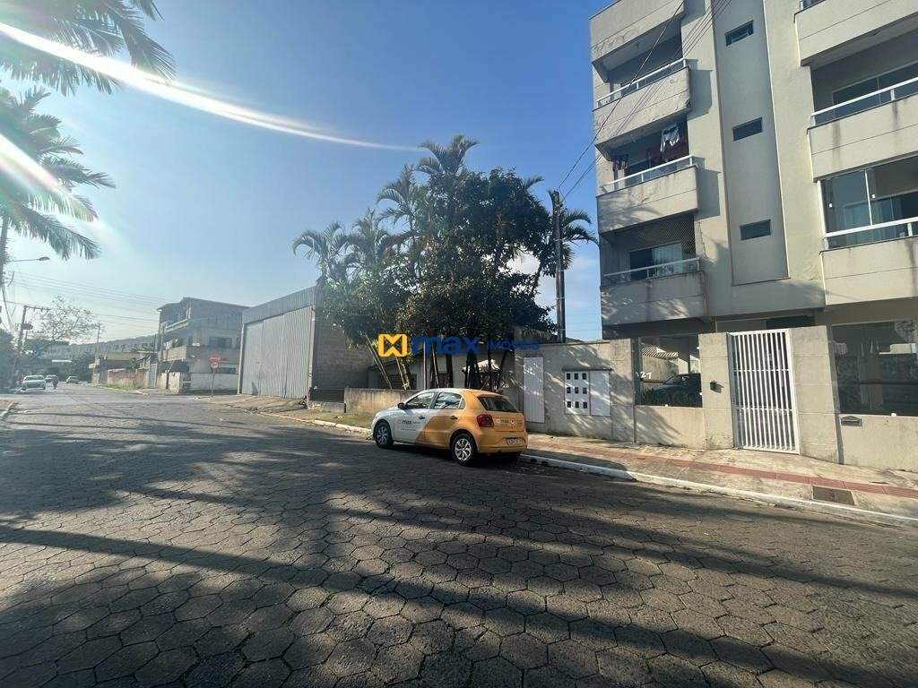 Apartamento à venda no Monte Alegre: Rua