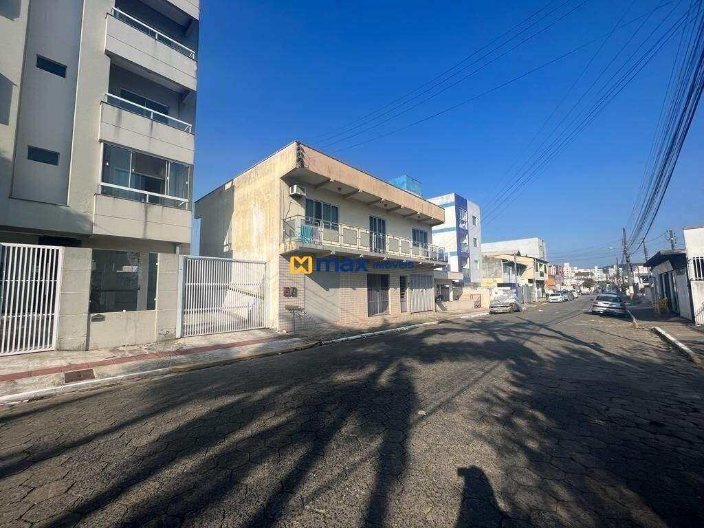 Apartamento à venda no Monte Alegre: Rua