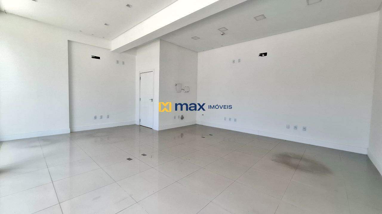 Sala à venda no Praia dos Amores: Sala