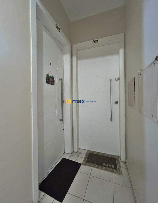 Apartamento à venda no Centro: Hall apartamentos 