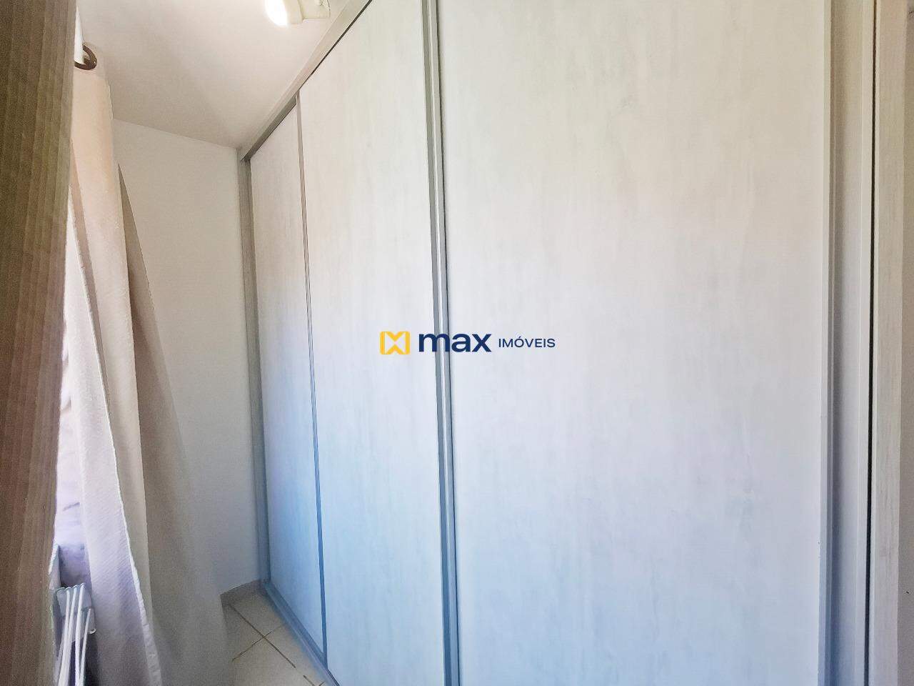 Apartamento à venda no Pioneiros: Quarto/Sala