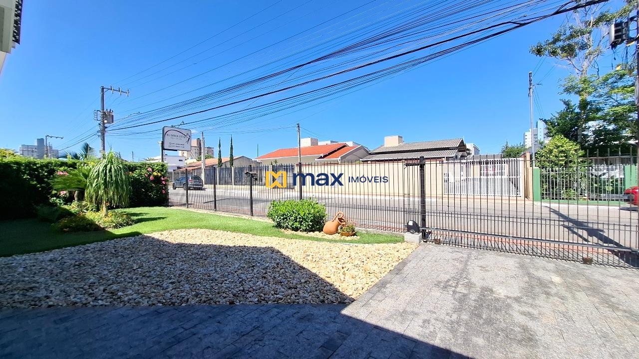 Casa à venda no Cordeiros: Área externa