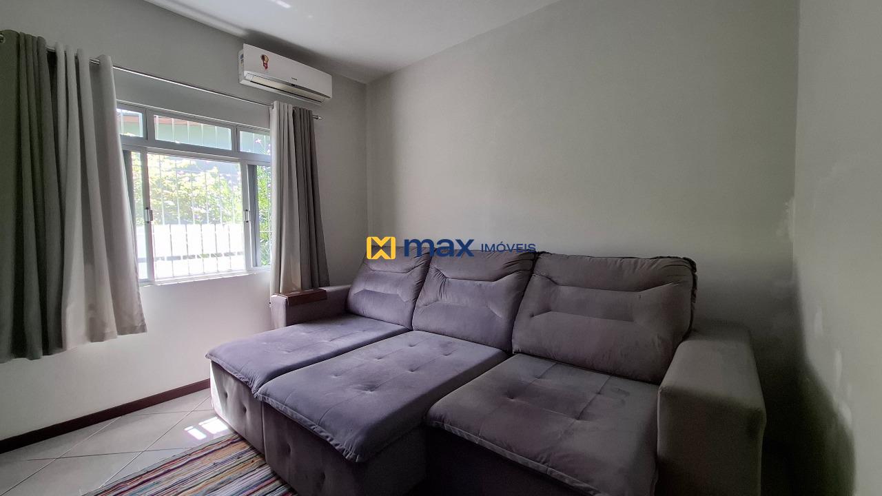 Casa à venda no Cordeiros: Sala de estar