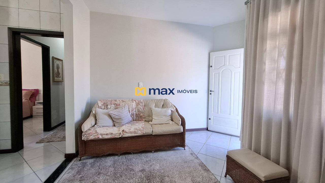 Casa à venda no Cordeiros: Sala de estar