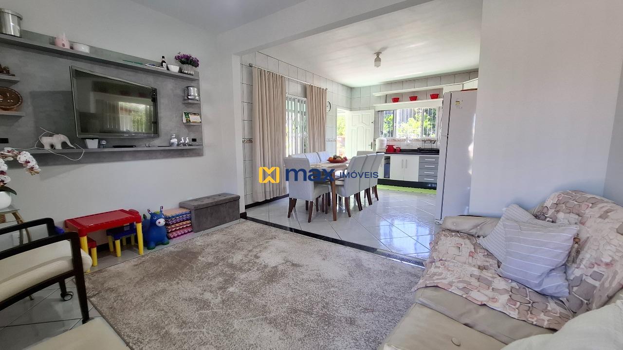 Casa à venda no Cordeiros: Sala de estar