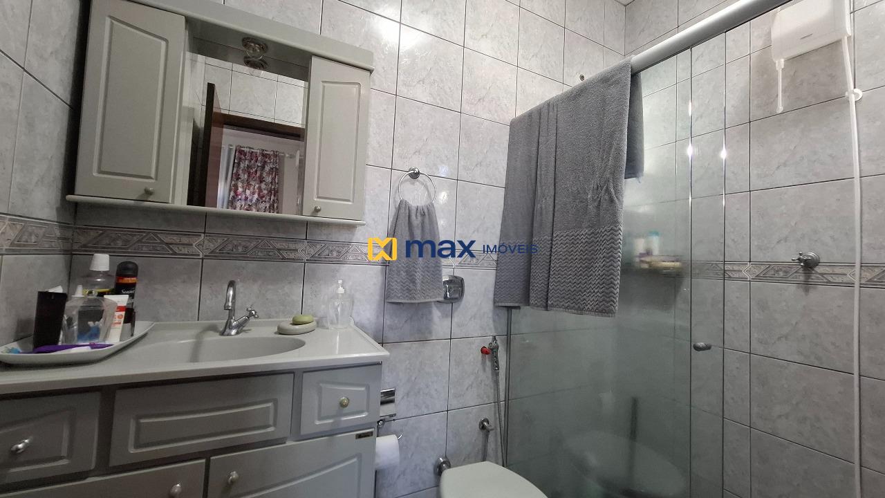 Casa à venda no Cordeiros: Banheiro suíte