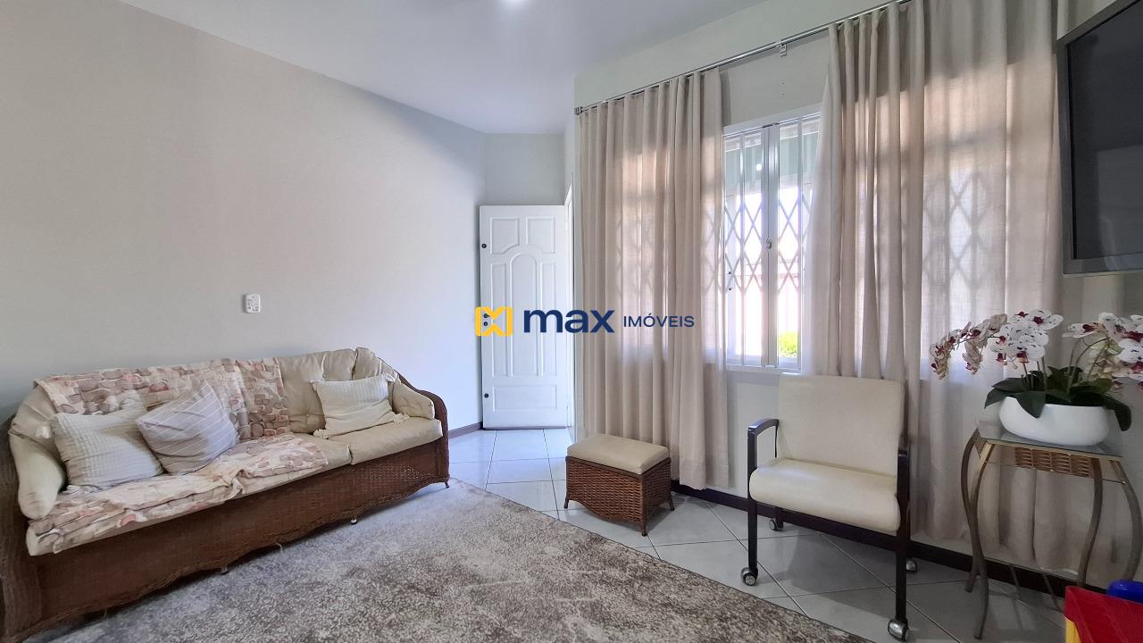 Casa à venda no Cordeiros: Sala de estar