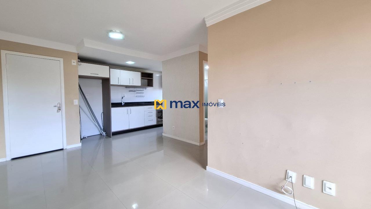 Apartamento à venda no Espinheiros: Living integrado