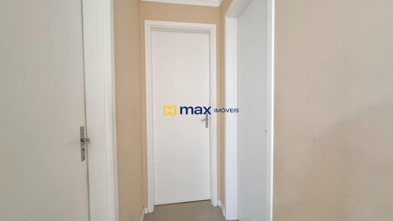 Apartamento à venda no Espinheiros: Corredor