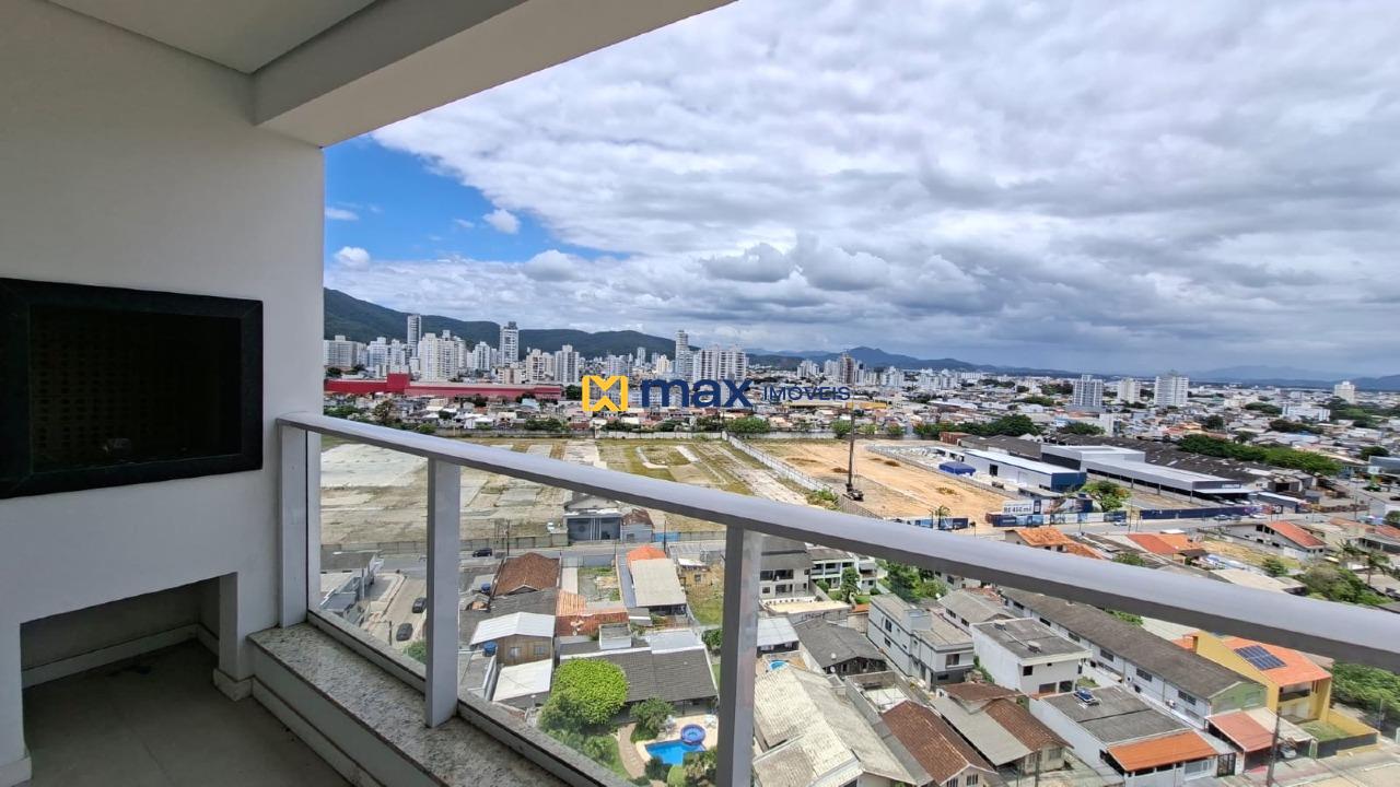 Apartamento para aluguel no São João: Sacada com churrasqueira