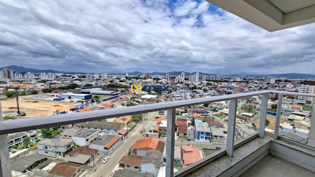 Apartamento para aluguel no São João: Sacada com churrasqueira