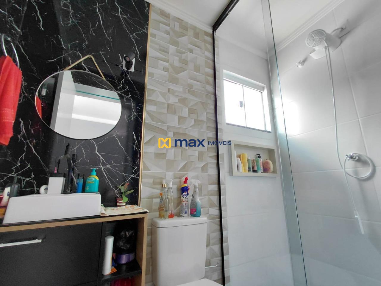 Casa à venda no Meia Praia: Banheiro