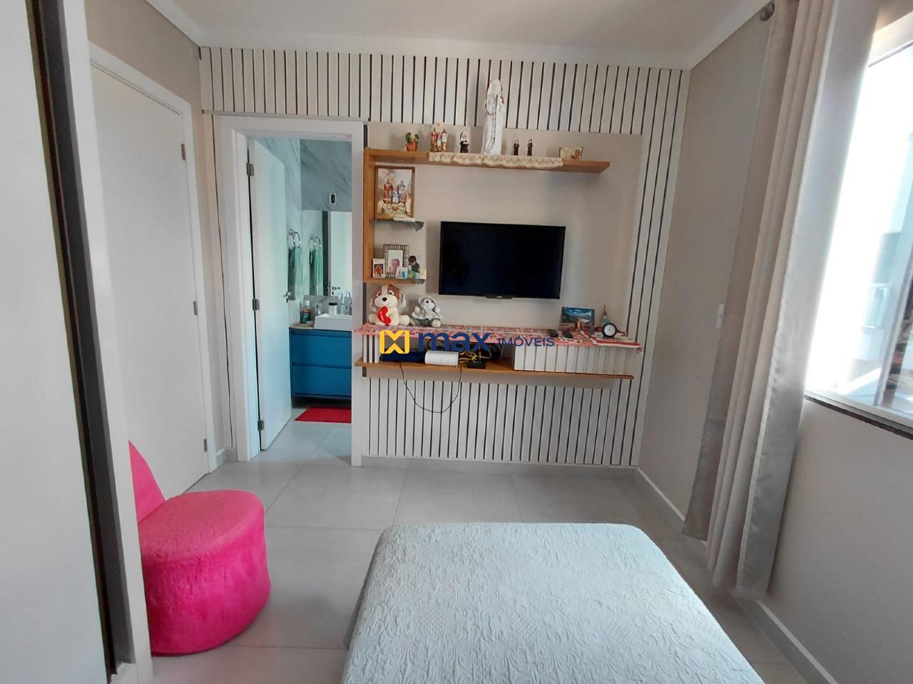 Casa à venda no Meia Praia: 