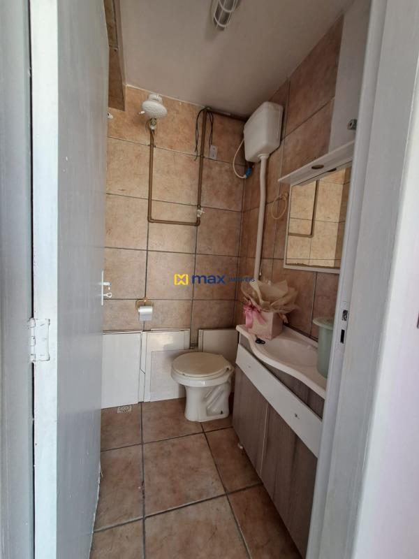 Casa à venda no Meia Praia: Lavabo churrasqueira