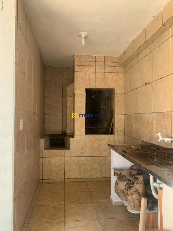 Casa à venda no Meia Praia: Churasqueira