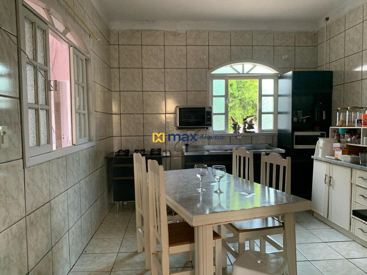 Casa à venda no Meia Praia: Cozinha