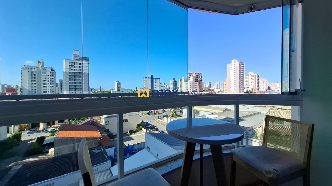 Apartamento à venda no Vila Operária: Sacada com churrasqueira