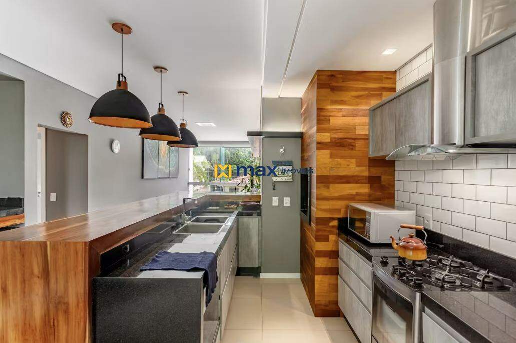Apartamento para aluguel no Praia dos Amores: Cozinha