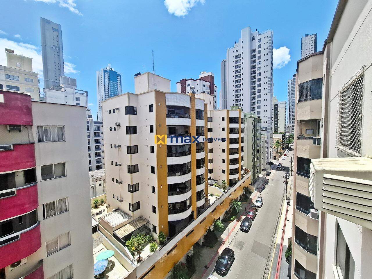 Apartamento à venda no Centro: Vista sacada
