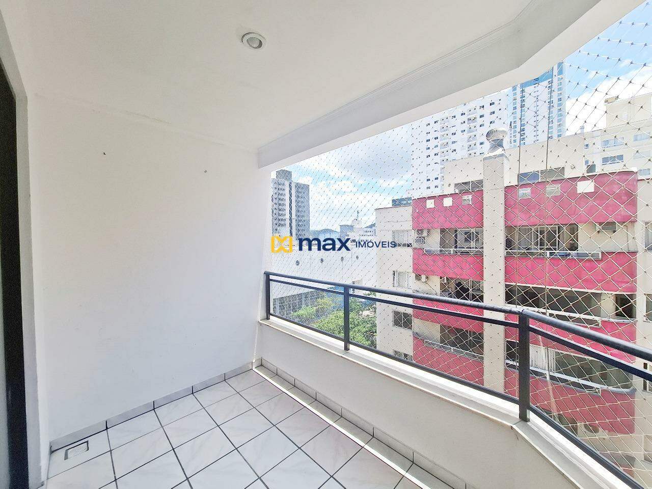 Apartamento à venda no Centro: Sacada com churrasqueira