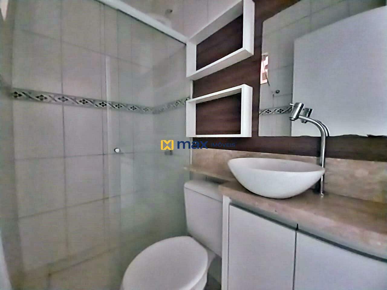 Casa à venda no Santa Regina: Banheiro Social