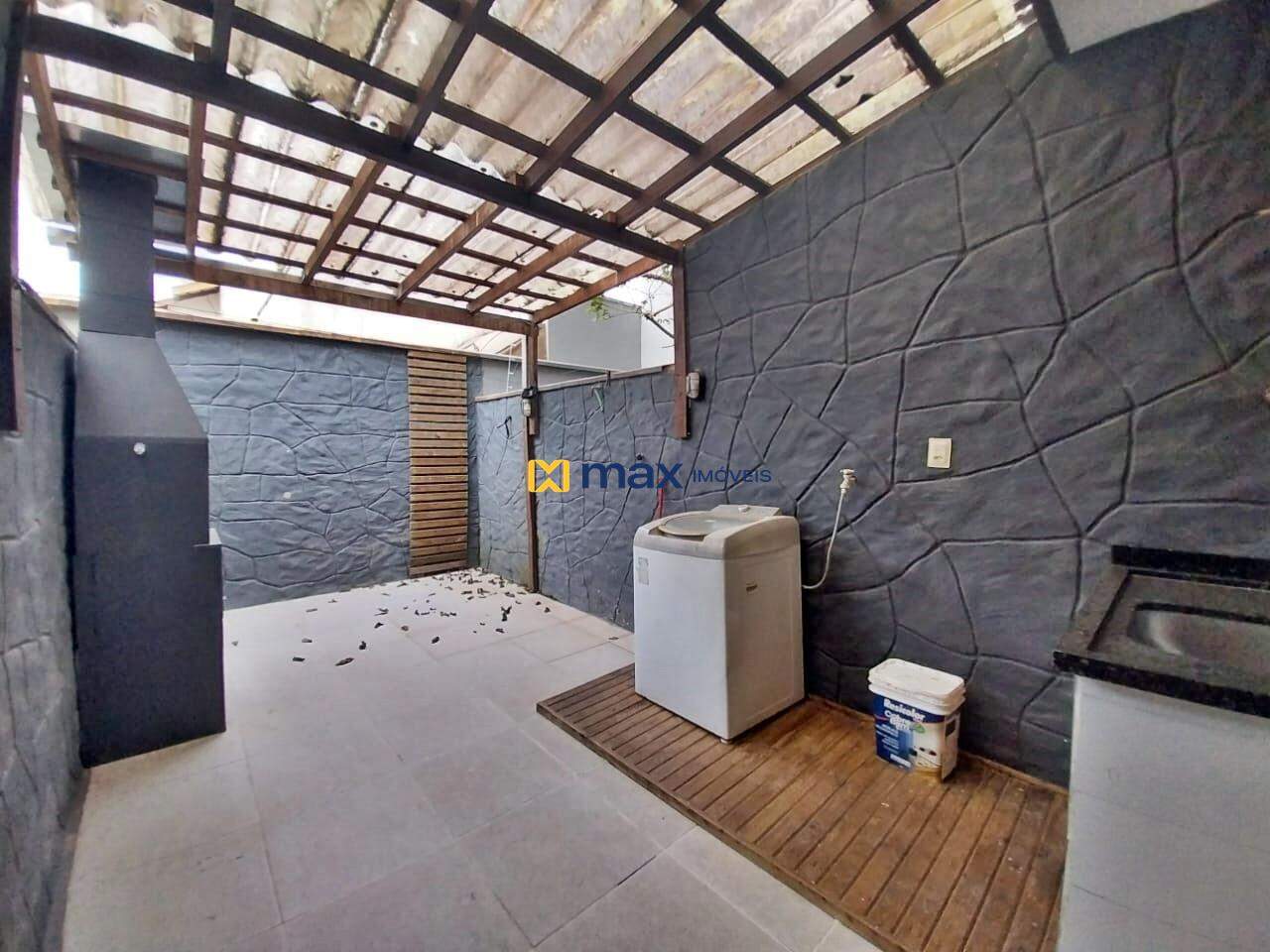 Casa à venda no Santa Regina: Área externa/Lavanderia