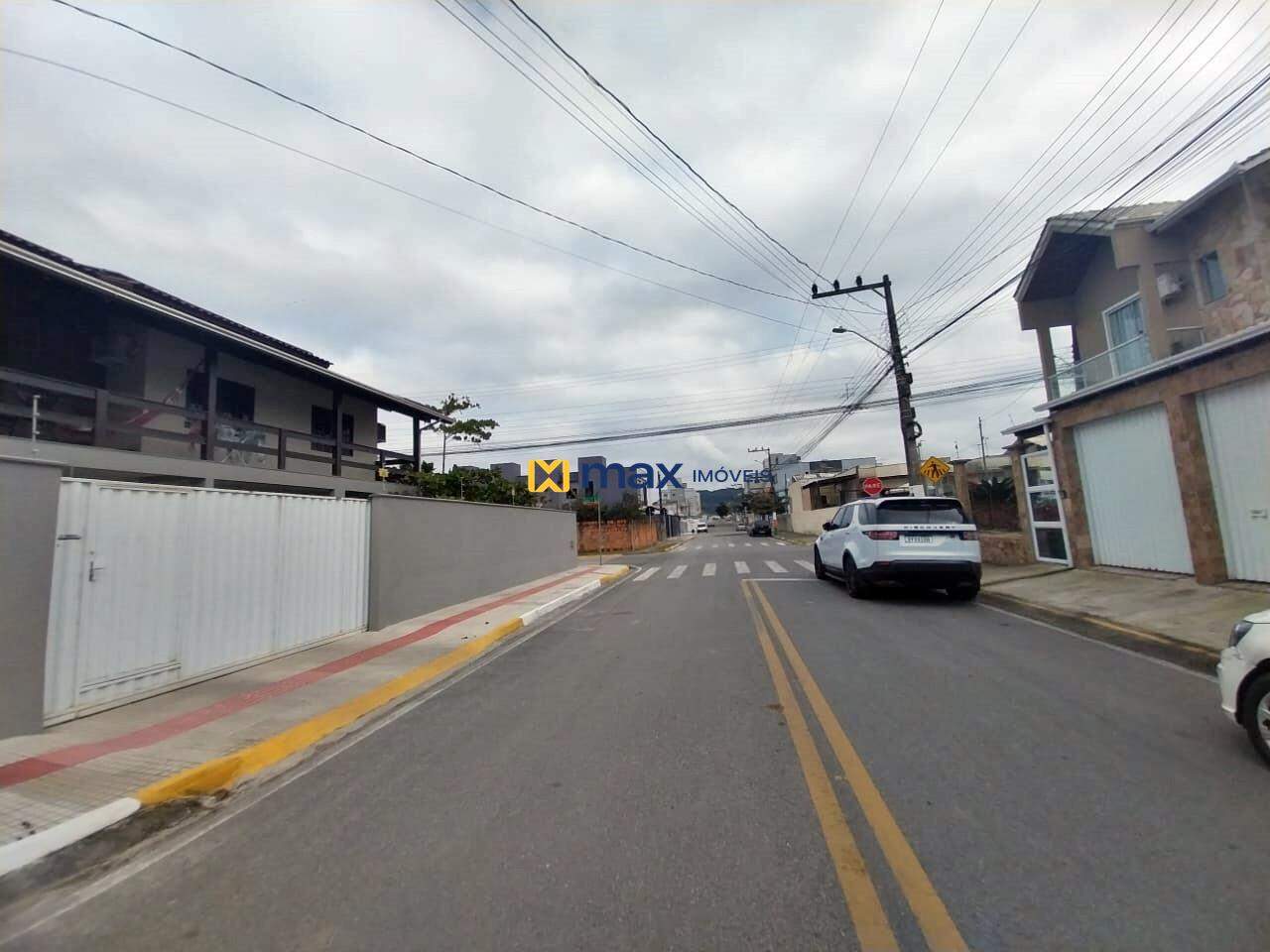 Casa à venda no Santa Regina: Rua