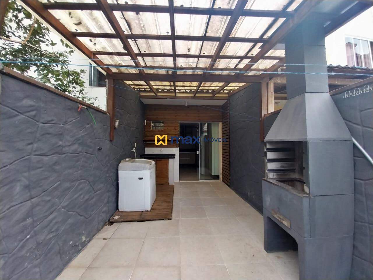 Casa à venda no Santa Regina: Área externa/Lavanderia