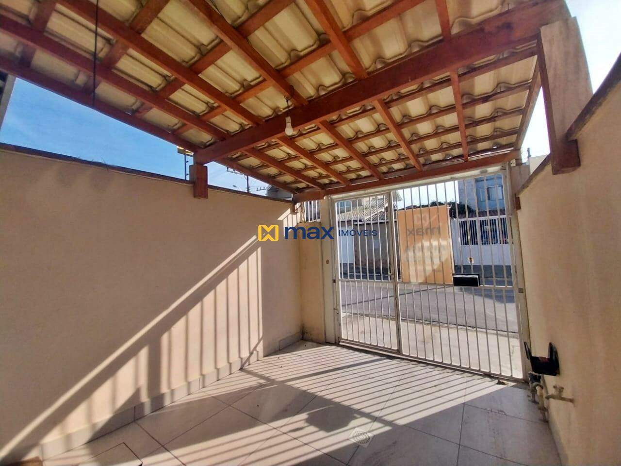 Casa à venda no Santa Regina: Garagem