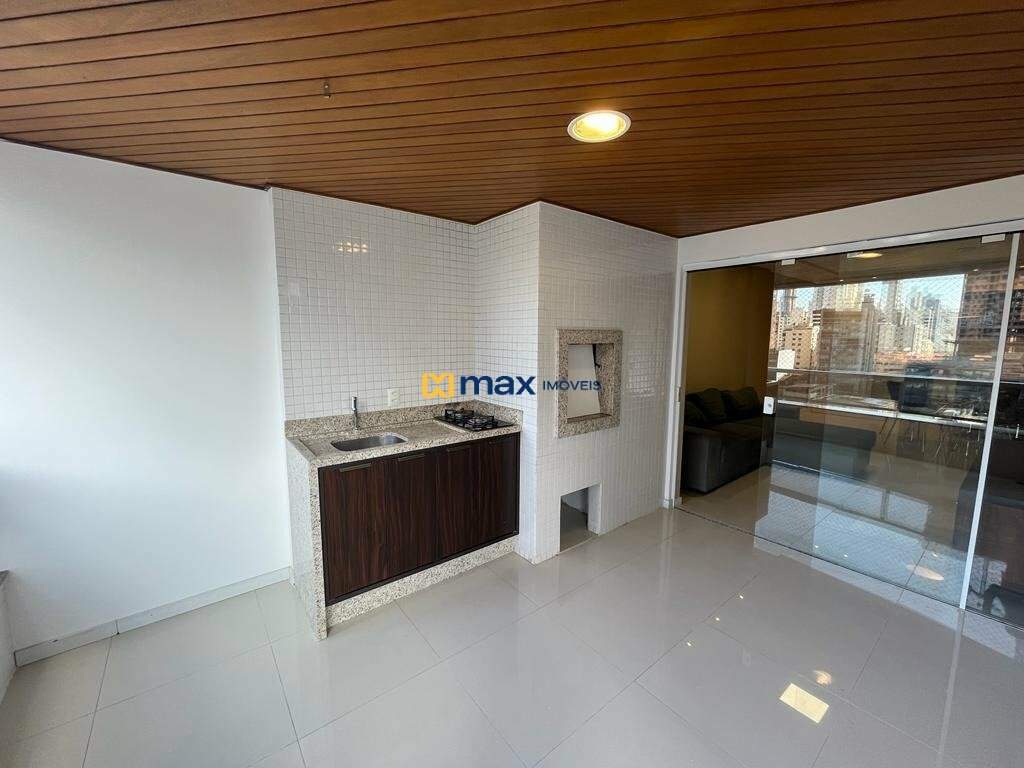 Apartamento à venda no Centro: Sacada com churrasqueira