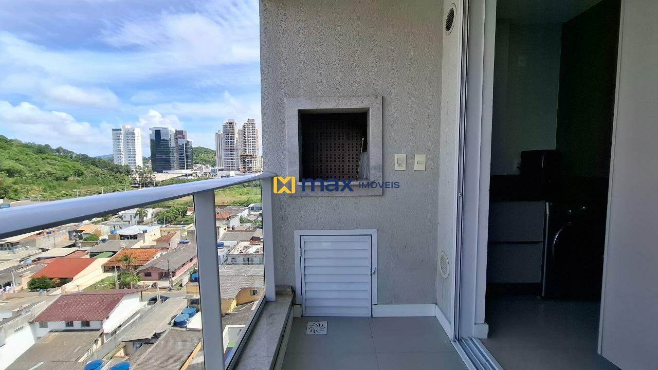 Apartamento à venda no Praia Brava: Sacada com churrasqueira
