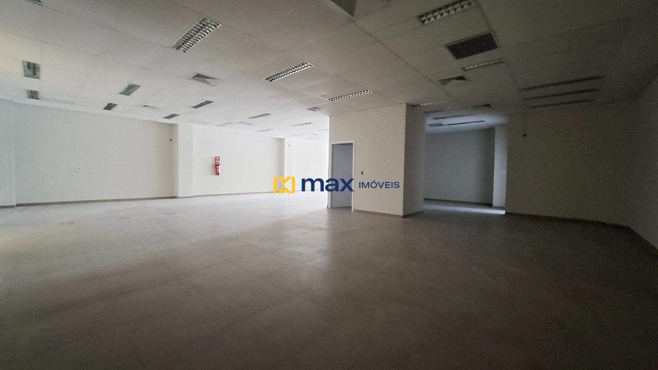 Prédio Comercial à venda no Centro: Sala