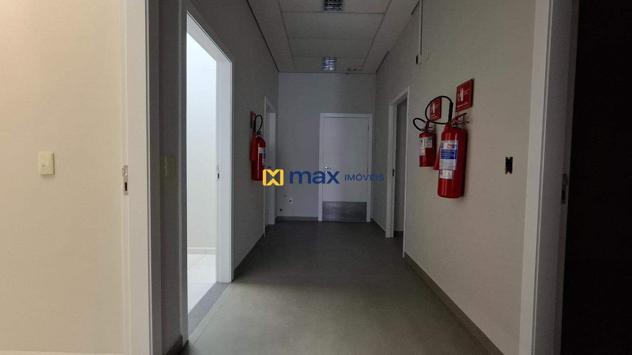 Prédio Comercial à venda no Centro: Corredor