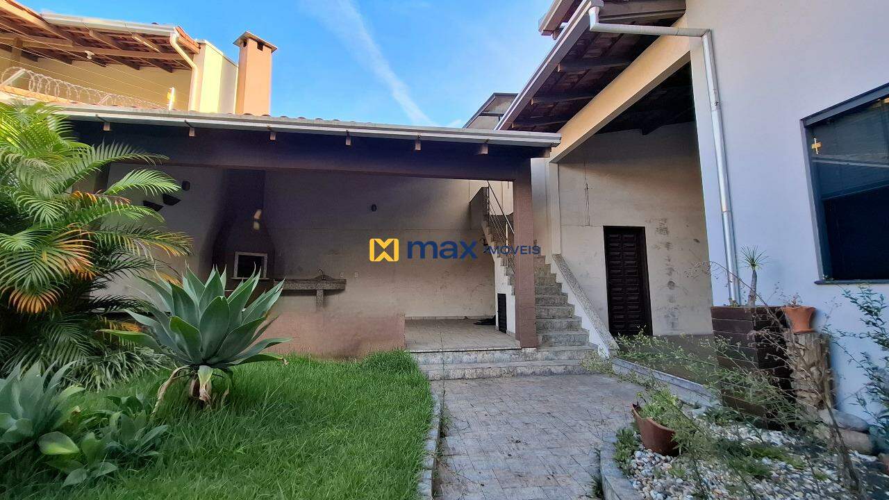 Casa Comercial à venda no São Vicente: Área externa