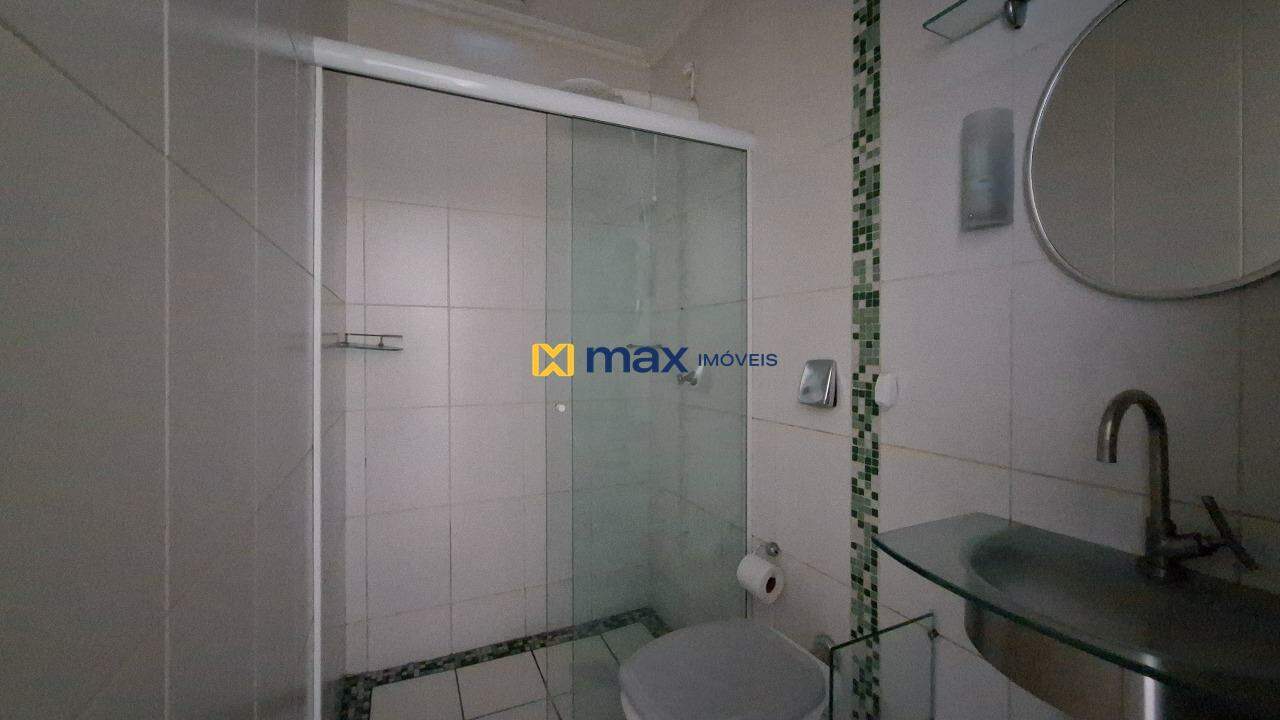 Casa Comercial à venda no São Vicente: Banheiro sala 