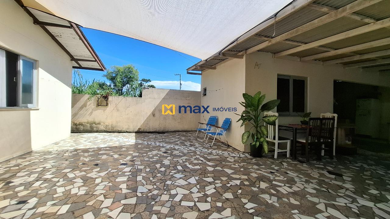 Casa à venda no Cordeiros: Área externa