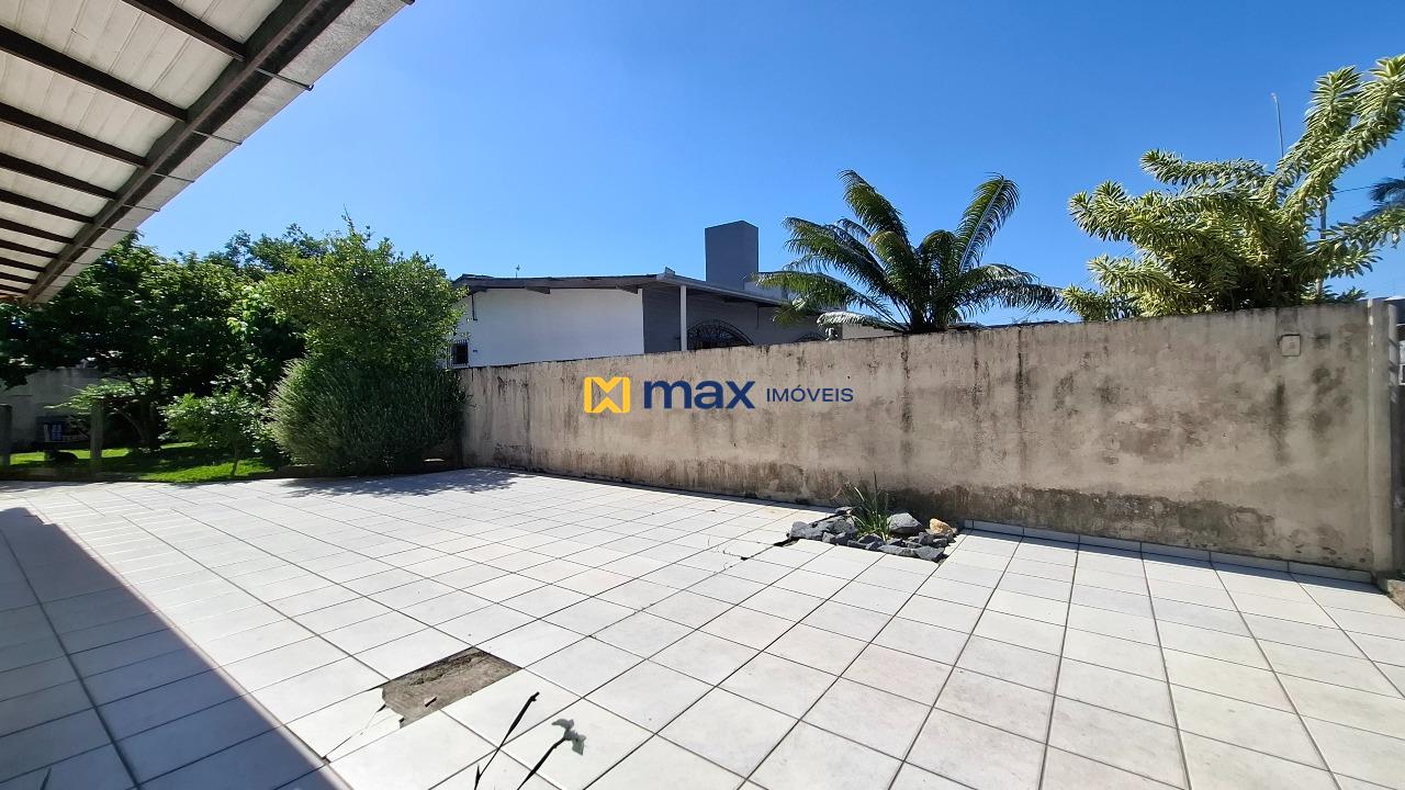 Casa à venda no Cordeiros: Área externa