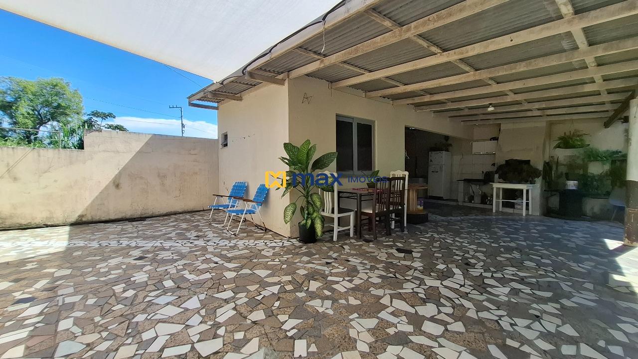 Casa à venda no Cordeiros: Área externa