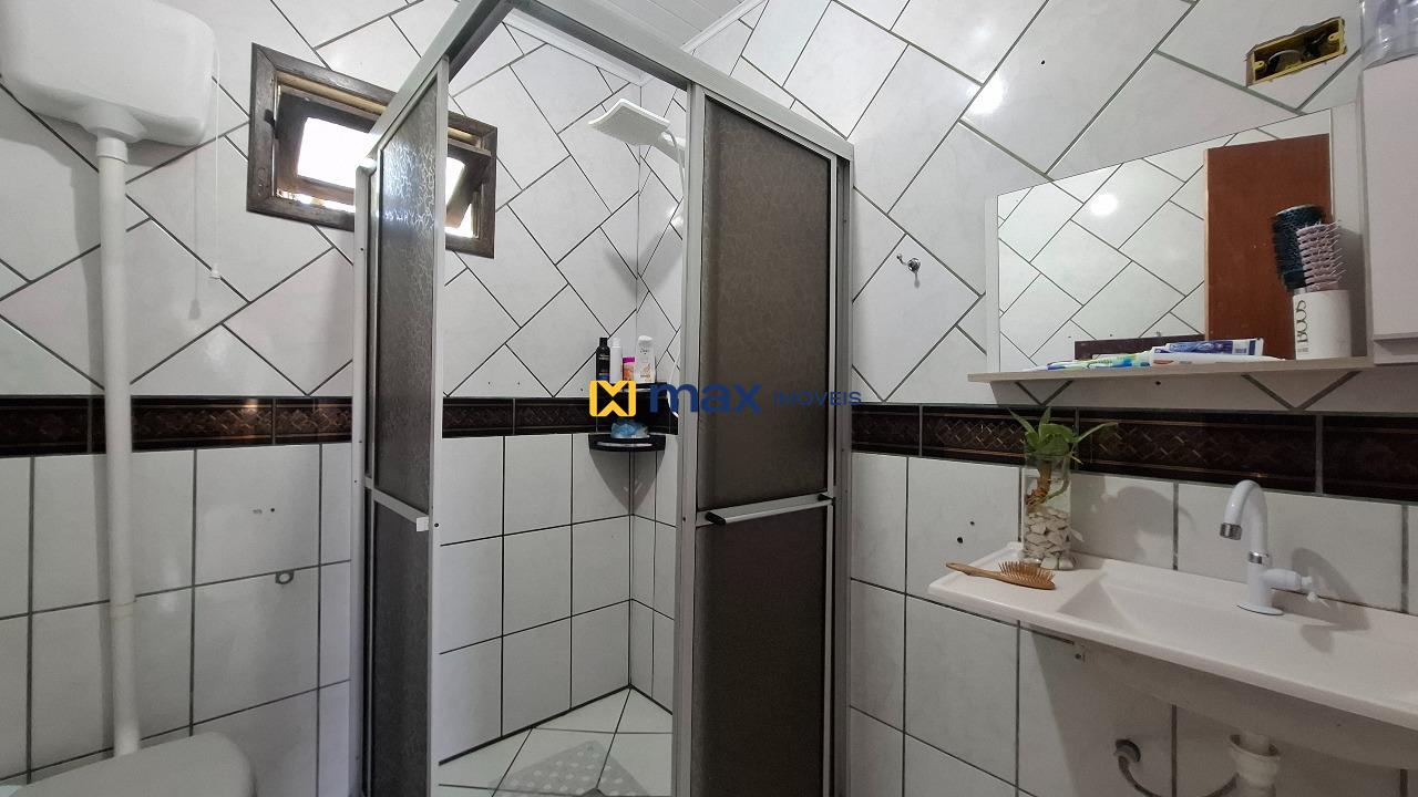 Casa à venda no Cordeiros: Banheiro social