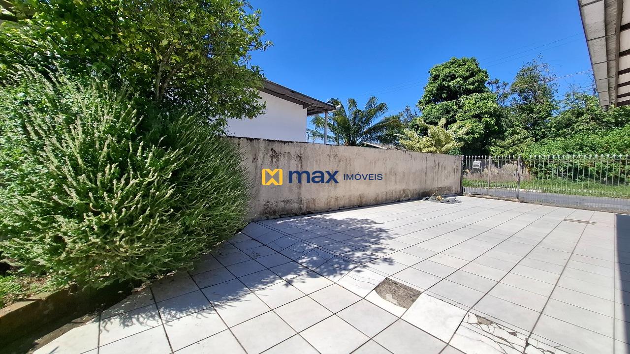 Casa à venda no Cordeiros: Área externa