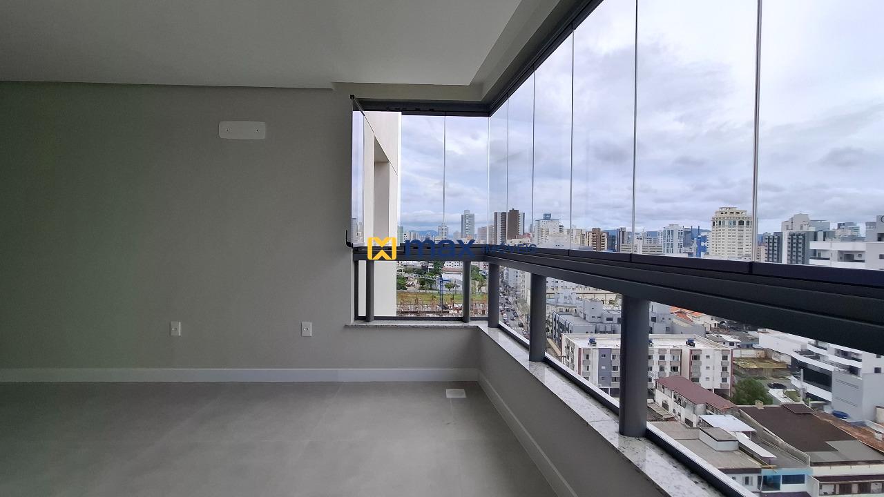 Apartamento à venda no Centro: Sacada com churrasqueira