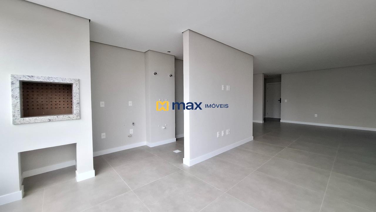 Apartamento à venda no Centro: Sacada com churrasqueira