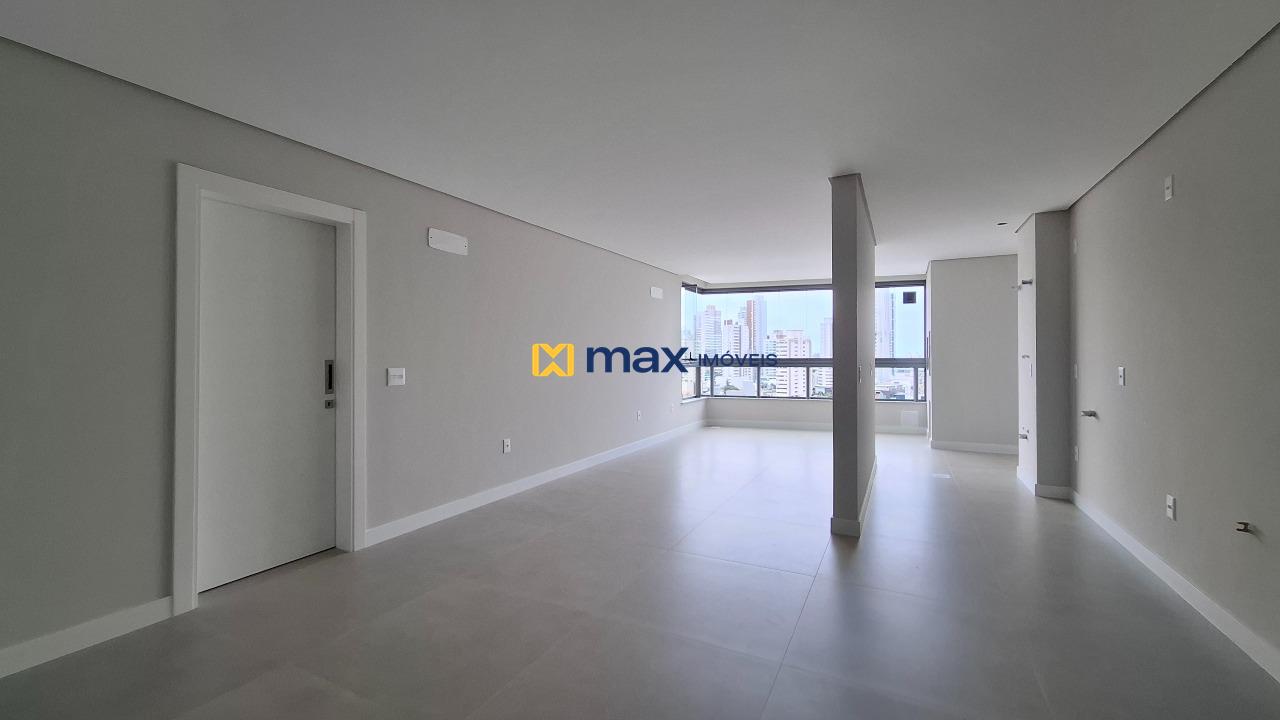 Apartamento à venda no Centro: Living integrado