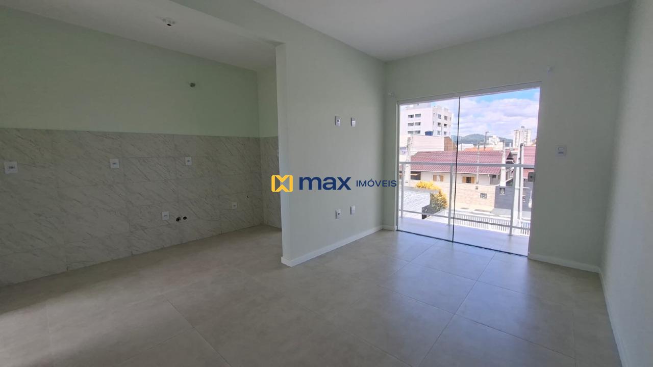 Casa para aluguel no Cordeiros: Sala de estar/jantar e cozinha